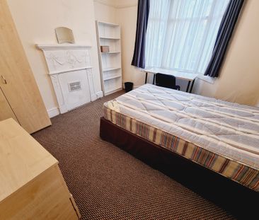 4 Bed Student Accommodation - Photo 3