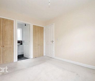 3 bedroom semi-detached house to rent - Photo 2