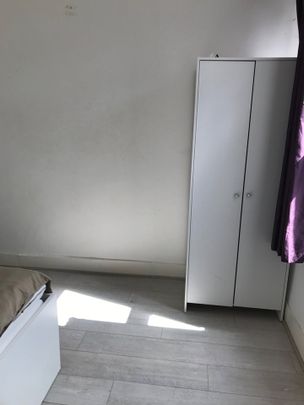 Room in a Shared House, Alpha Road, N18 - Photo 1