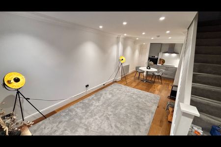 2 Bed Terraced House, Humber Road, SE3 - Photo 4