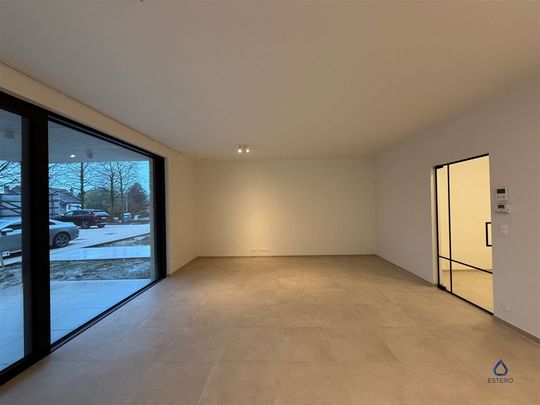 Energiezuinige nieuwbouwappartement met garagebox en gemeenschappelijk zwembad - Photo 1