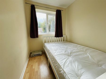 2 bed apartment to rent in Raven Close, Colindale, NW9 - Photo 4