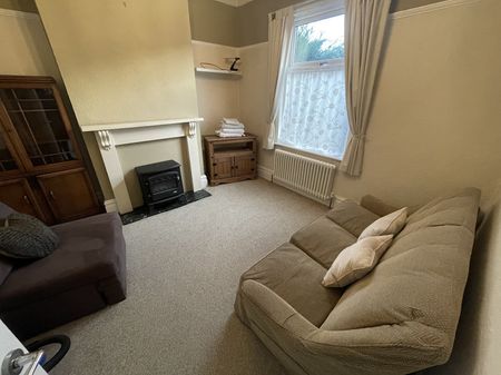 40 Hallowes Lane, S18 - Photo 5