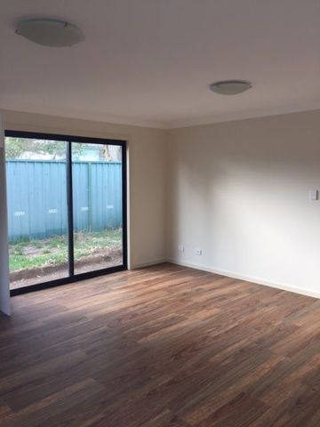 **Up to two weeks rent free! - Photo 2