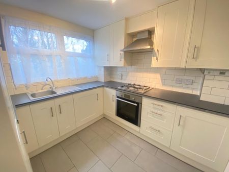 Northbrooks, Harlow - Photo 2
