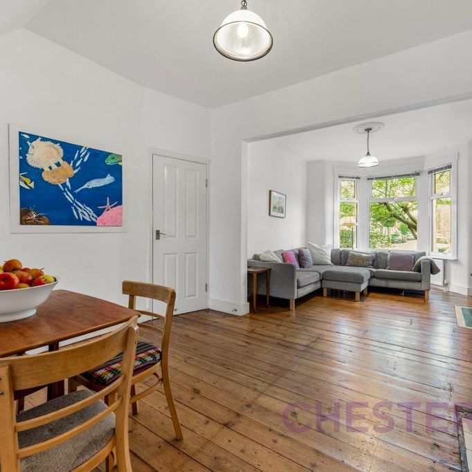4 bedroom end of terrace house to rent - Photo 1