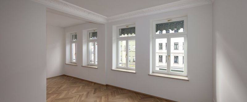 Hochwertig sanierte Altbauwohnung mit Balkon ! - Foto 1