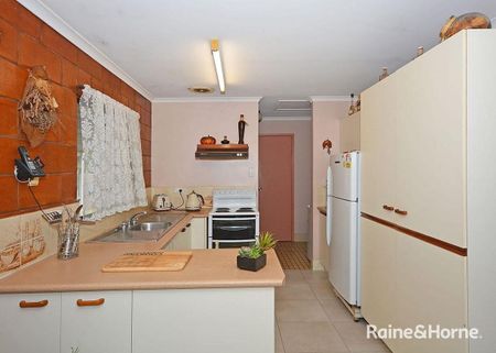 CENTRAL POSITION SCARNESS - TWO BEDROOM, TWO BATHROOM - Photo 5