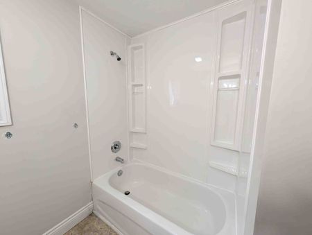 62 Adel Dr, St. Catharines - 2 Bedroom Lower Unit - Photo 2