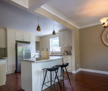 For Lease - 631 Trudale Court, Oakville, Ontario - Photo 6