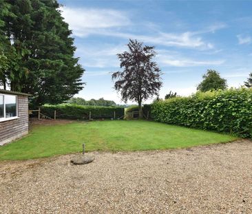 Lovely cottage with views over open fields - Photo 2