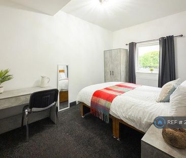 1 bedroom in a house share to rent - Photo 5