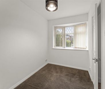 5 bedroom detached house to rent - Photo 2