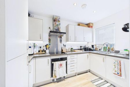 2 bedroom semi-detached house to rent - Photo 4