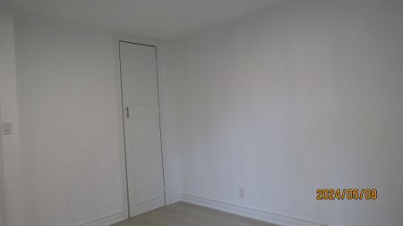 For Lease - 47 Kemp sell Crescent, Toronto, Ontario - Photo 4
