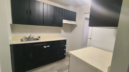 For Lease - 560 Bloor Street Unit# 109, Oshawa, Ontario - Photo 2