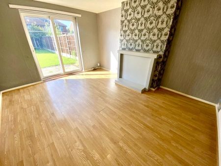 3 bedroom semi-detached house to rent - Photo 3