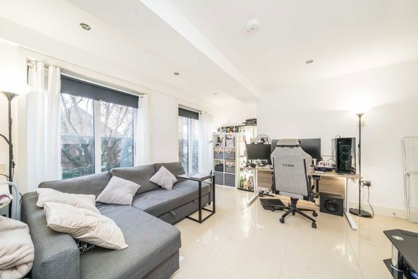 Coombe Road, KT3, London - Photo 1