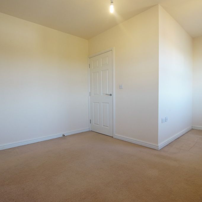 4 bedroom Town House to let - Photo 1