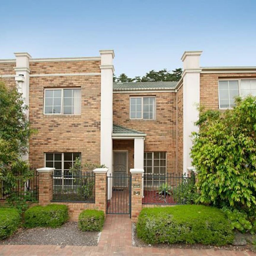 Elegant, low-maintenance Living Within The GWSC Catchment - Photo 1
