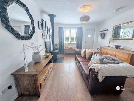 2 bedroom semi-detached house to rent - Photo 4