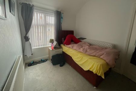 2 bedroom terraced house to rent - Photo 3