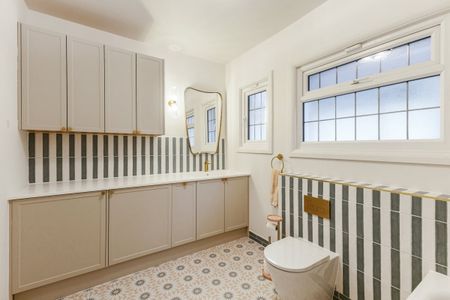 4 bedroom semi-detached house to rent - Photo 5