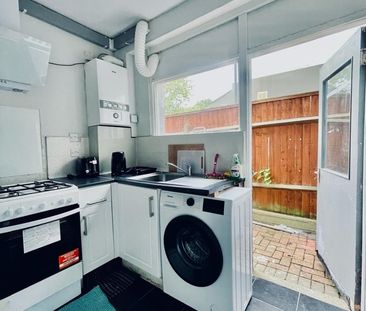 Room in a Shared House, Norbury Crescent, SW16 - Photo 4