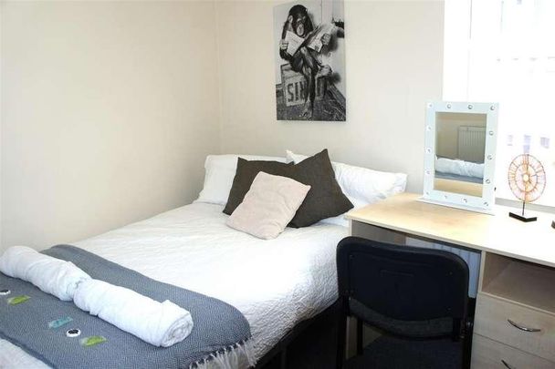 Peveril Street, Nottingham, NG7 - Photo 1