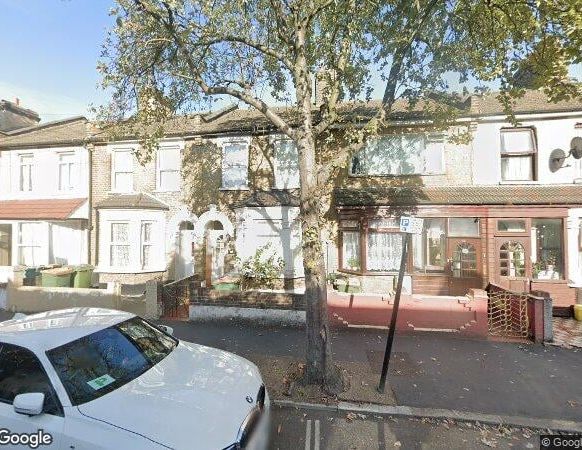 4 Bed Terraced House, Latimer Avenue, E6 - Photo 1