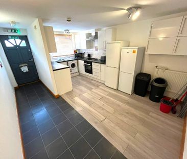 1 bedroom in a house share to rent - Photo 6
