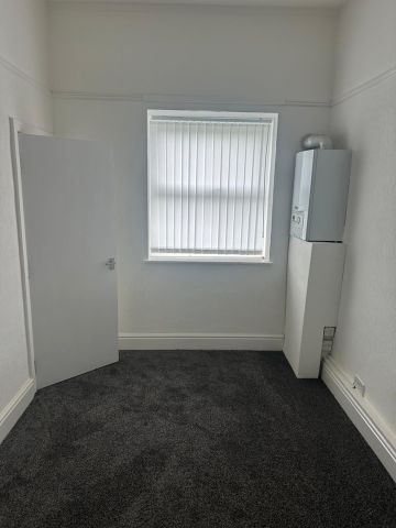 2 Bed Flat, Wilton Street, CH44 - Photo 4