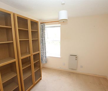 2 bedroom Flat to let - Photo 5