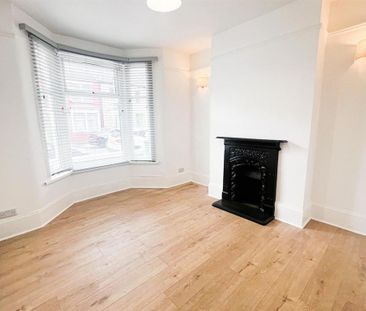 4 bedroom terraced house to rent - Photo 1