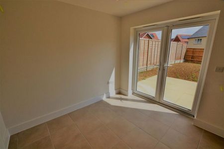 5 bedroom detached house to rent - Photo 2