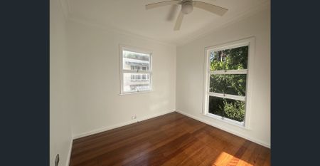 Charming 2-Bedroom Unit in Peaceful Upper Mount Gravatt Location - Photo 3
