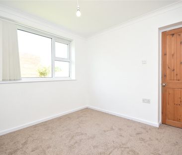 151, Rein Road, Tingley, Wakefield, West Yorkshire, WF3 1JJ - Photo 5