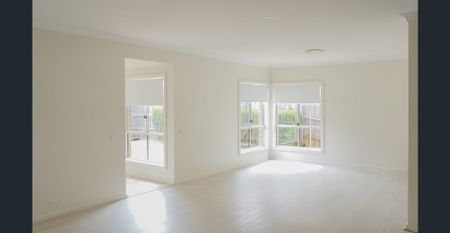 COMFORTABLE 5 BEDROOM HOME WITH SO MUCH TO OFFER - Photo 4