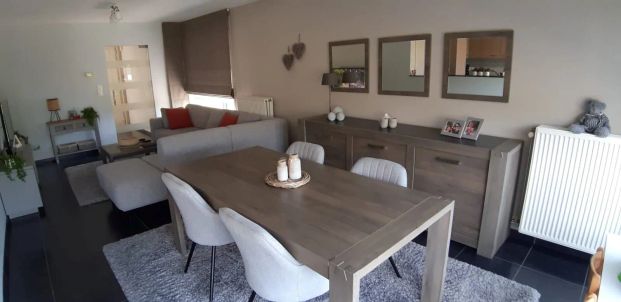 Halfopen bebouwing met 3 slaapkamers en ruime tuin - Photo 1