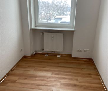 Schöne 2,5 Zimmer-Wohnung mit Balkon in zentraler Lage in Norderste... - Photo 3