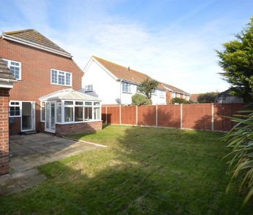 3 bedroom detached house to rent - Photo 3