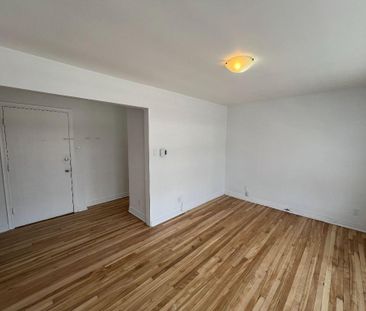 Fully Renovated 5.5 Apartment Available - A louer • For Rent - Photo 2
