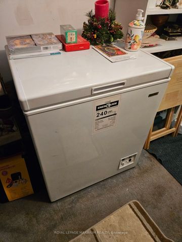 For Lease - 4 Murphy Lane Unit# ROOM FOR RENT, Ajax, Ontario - Photo 3