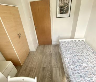 4 bedroom house share to rent - Photo 5