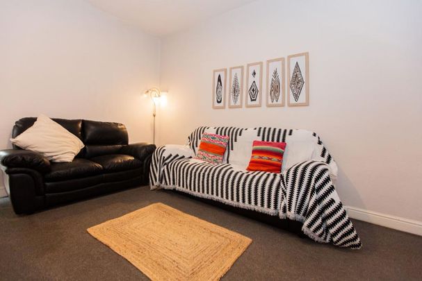 5 bedroom detached house to rent - Photo 1