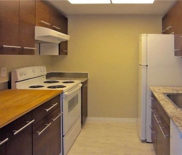 For Lease - 7 Bishop Avenue Unit# 2013, Toronto, Ontario - Photo 6