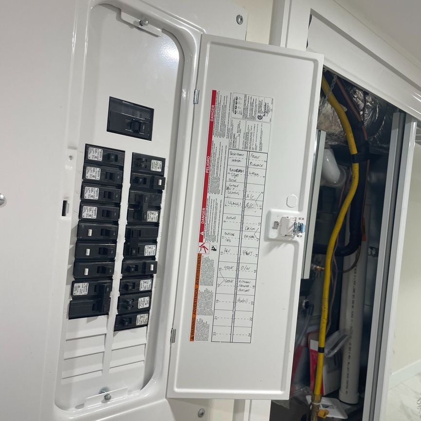 For Lease - 1205 College Street Unit# Apt 1, Toronto, Ontario - Photo 1