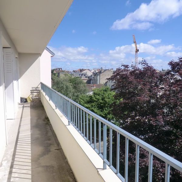 T4 AVEC BALCON ET GARAGE secteur RENOIR CHU - Photo 1