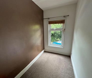 4 bedroom terraced house to rent - Photo 3