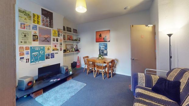 4 bedroom terraced house to rent - Photo 1